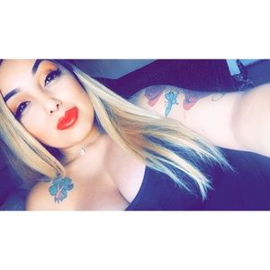 Meet your Posher, Monique